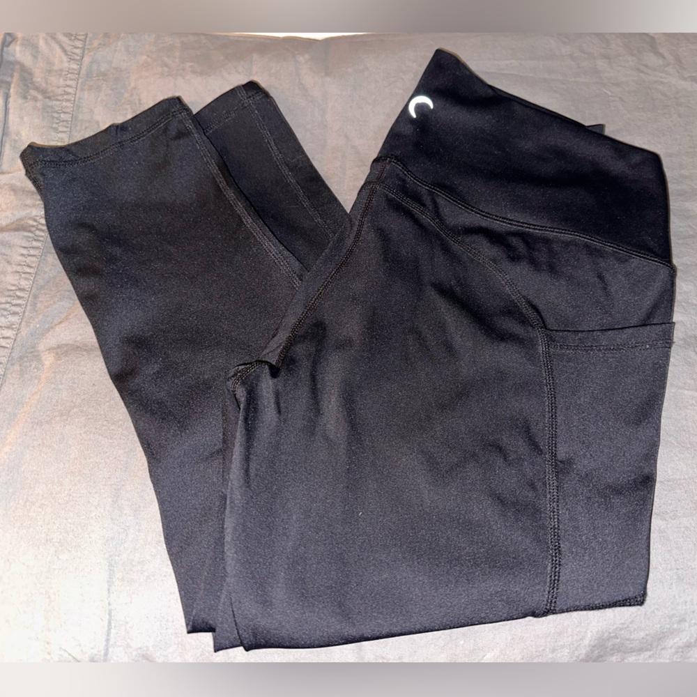 ZYIA Black Pocket Hi Rise Capri 20”